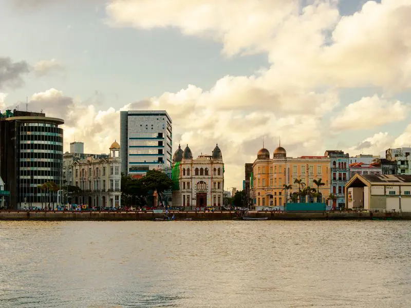 Recife à beira-mar — terapia de casal em Recife