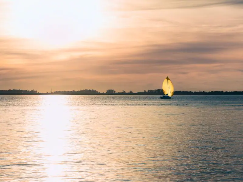 Pôr do sol no Guaíba em Porto Alegre — terapia de casal em Porto Alegre