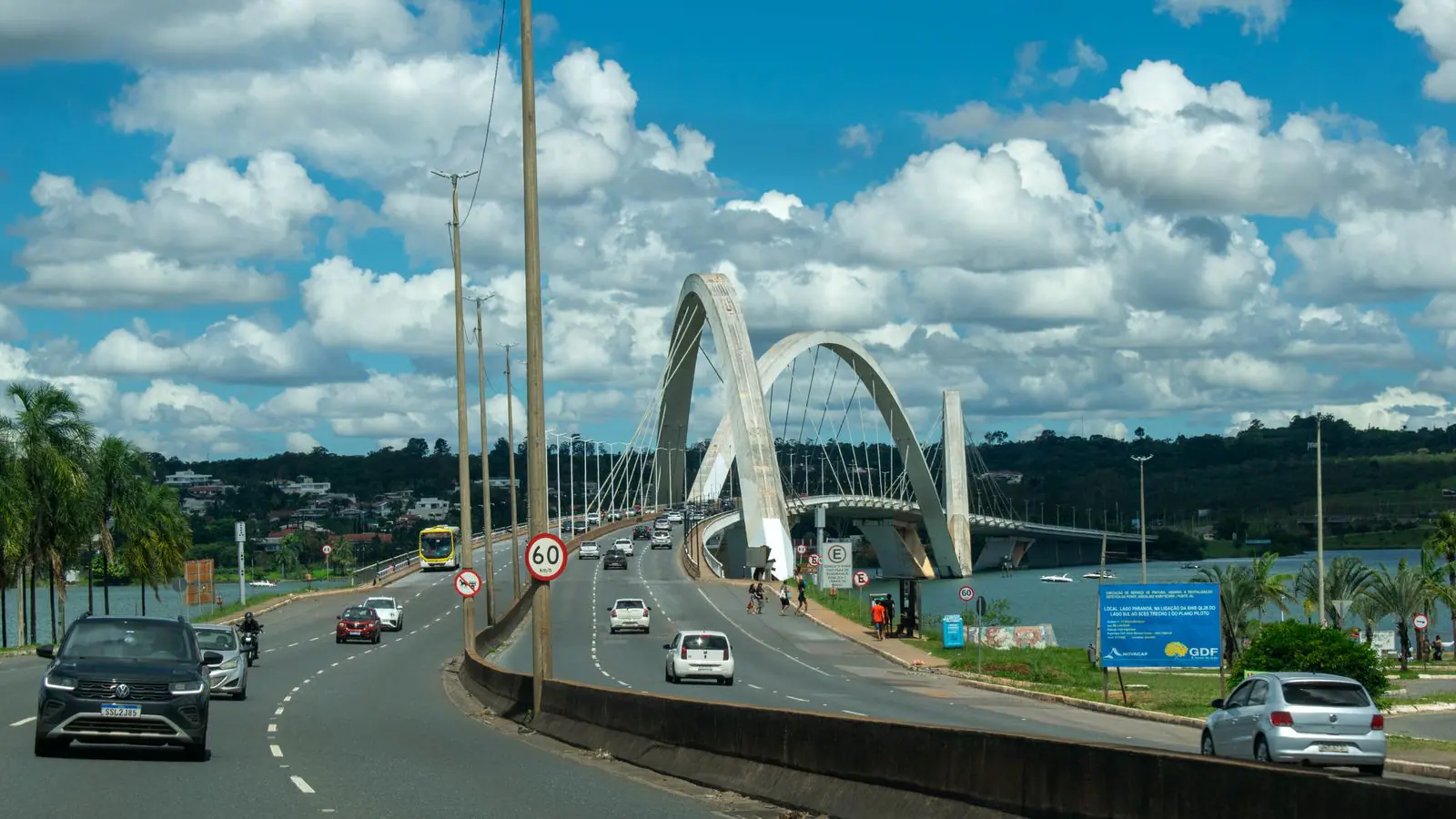 Ponte JK em Brasília — terapia de casal em Brasília