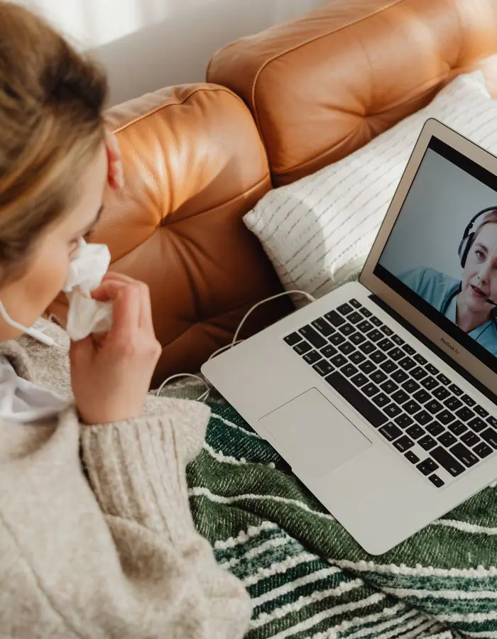 Sessão de terapia de casal online por videochamada